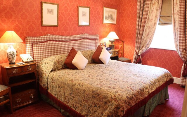 The Leonard Hotel