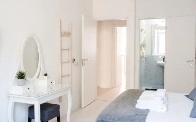 White Fanti Apartment