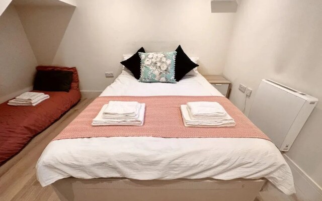 Charming Duplex 10min to London Bridge, Quiet
