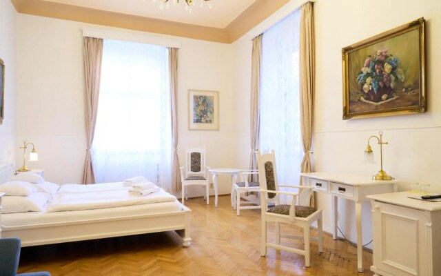 Hotel U Zlateho Jelena