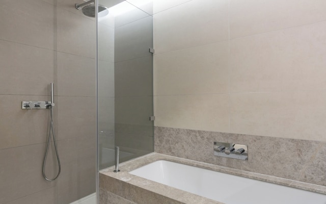 Urban Chic - Aird House