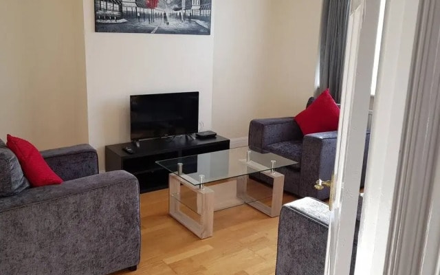 Elegant and Spacious 2 bedroom Apartment