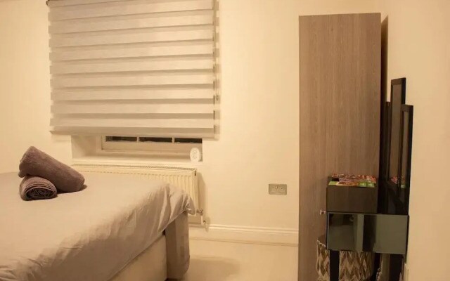 Spacious 2 Bedroom in Woolwich, 15 Minutes to 02
