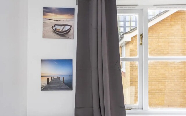 Modern 2 Bedroom Lewisham Apartment