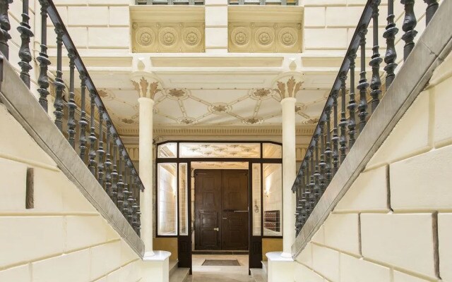 Stunning Apartment Bruc