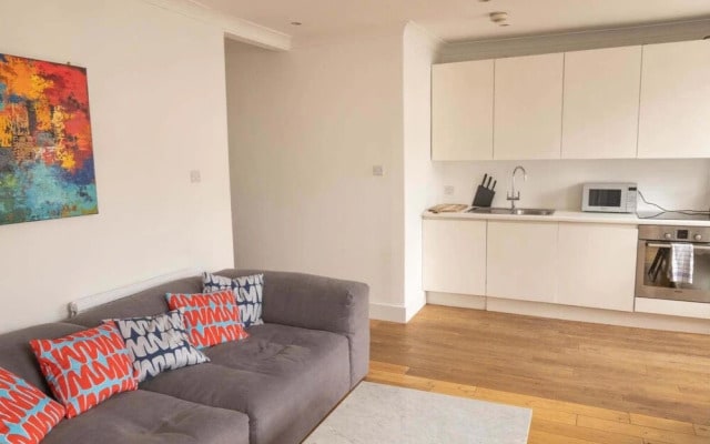 The Notting Hill Crib - Beckoning 2BDR Flat
