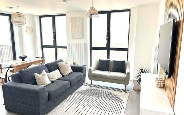 2 Bed Penthouse - Balcony - Smoking - Parking