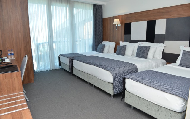 Lova Hotel & SPA