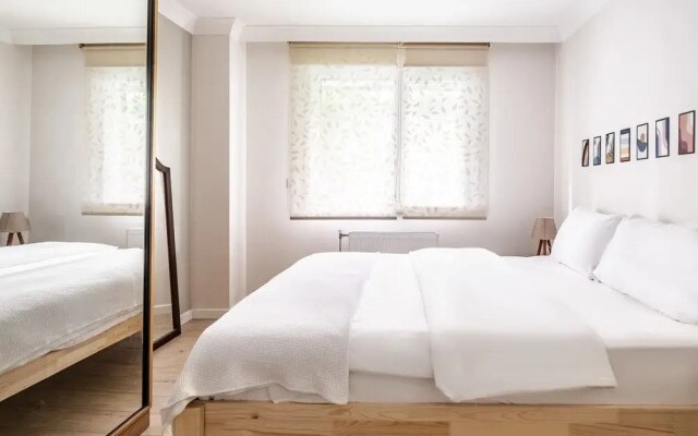 Flat with Backyard near Idealtepe Marmaray Station