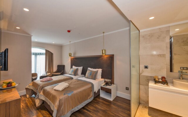 Darkmen Hotel