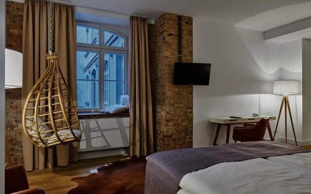 Hotel 38