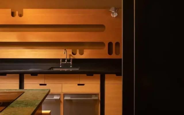 4 Bedroom Architect's Home in Holland Park