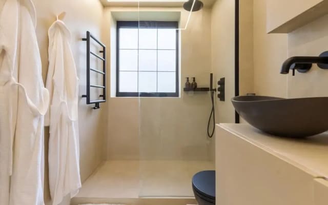 Ultra-modern 1 Bedroom in Angel With Balcony