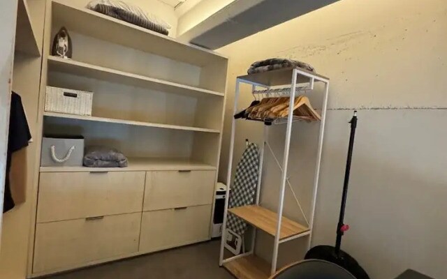 Industrial-chic 1BD Loft by the River Fulham!