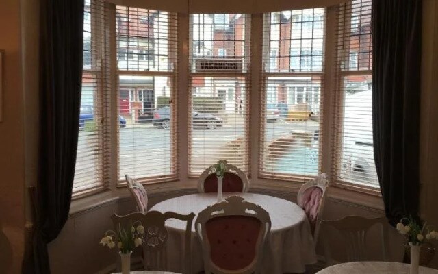 All Seasons B&b