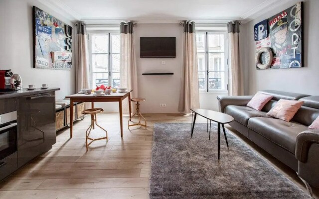 Spacious And Charming 6p Flat À Madeleine