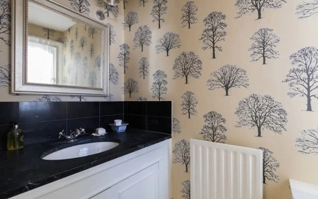 Traditional 5bed family home, 2min from tube