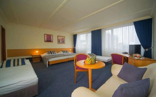 TOP HOTEL Praha & Conference Centre