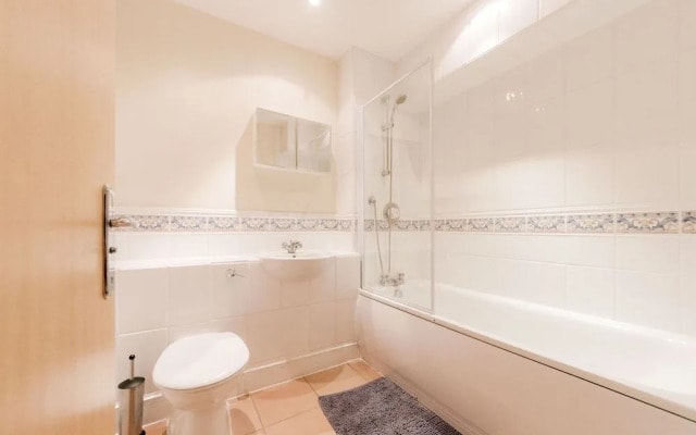 Cascades Court by Roomspace Apartments