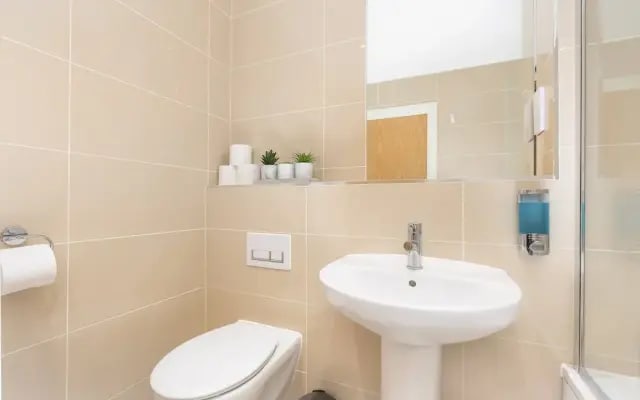 Skyvillion 2bed Enfield Flat W Balcony - Parking