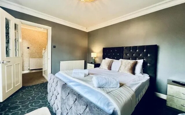 13 Guests - Free Parking - Manchester House