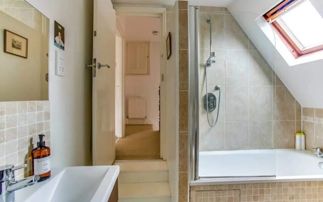 Lovely 1BR Home in North London