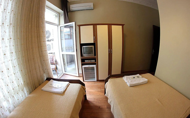 Paradise Hotel