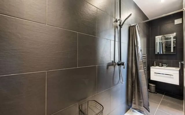 Prime Pimlico 3 Bedroom Flat With Roof Terrace
