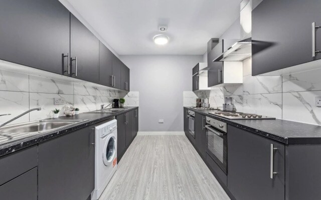 Cozy Serviced Room in Feltham Heathrow London Tw13