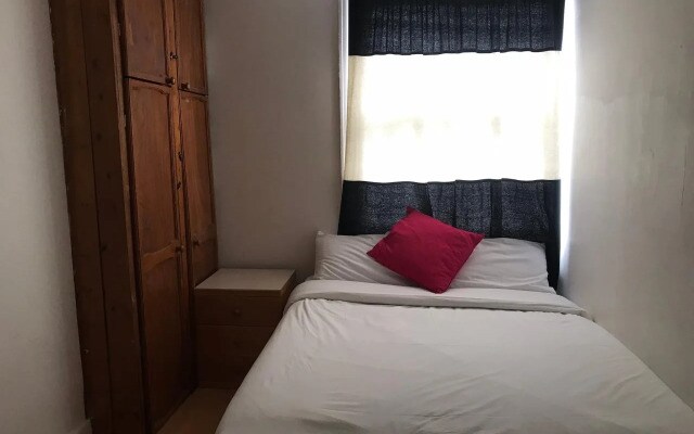 Poplar Guest House