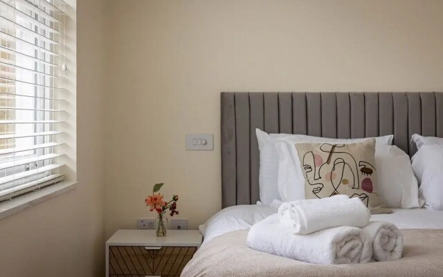 3-bdr Stunning LUX Villa Parking Central London