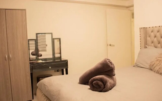 Spacious 2 Bedroom in Woolwich, 15 Minutes to 02
