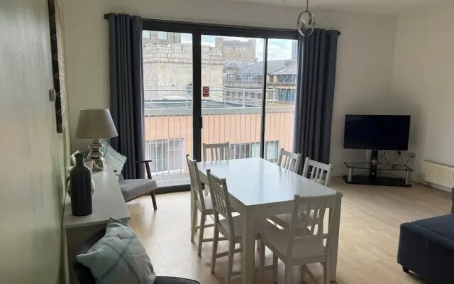 Two Bedroom Balcony Apartment Liverpool