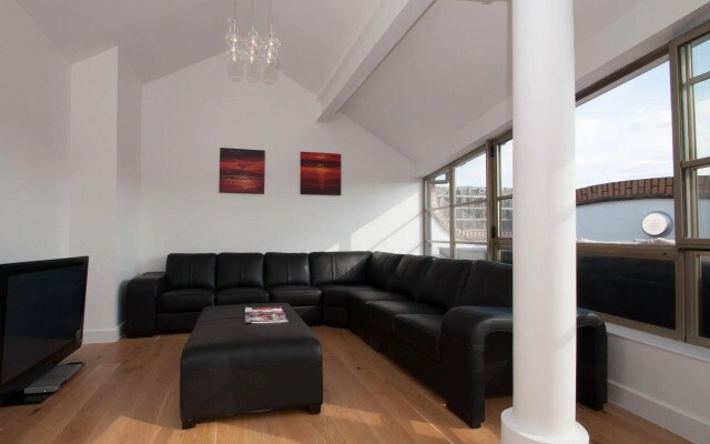 Veeve Penthouse with Roof Terrace London Bridge