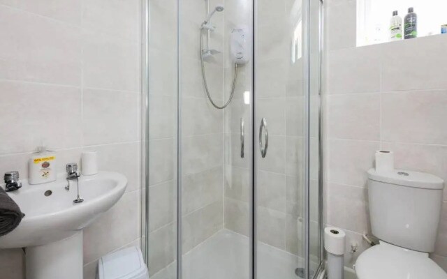 Cosy Flat - Access to City Centre/Airport/Stadiums