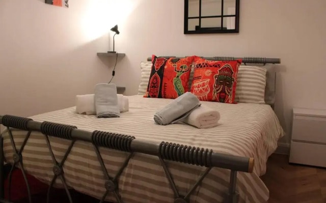 Apartment - Sleeps 2 - Parking - Station Close