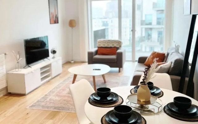 Stylish 2-bedroom Flat Haven