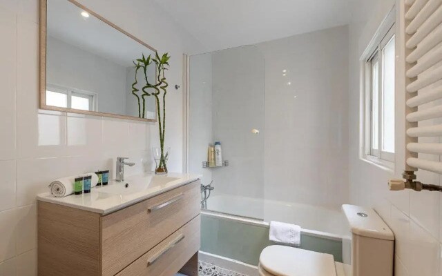 BNBHolder Charming Duplex Attic SOL