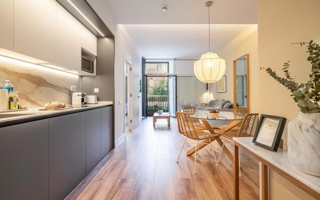 Happy Apartments