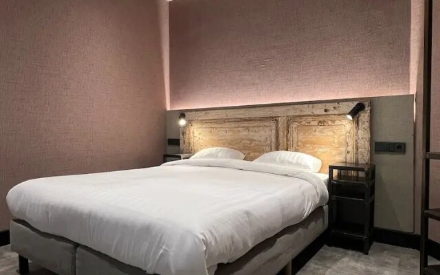 Amigo Hotel
