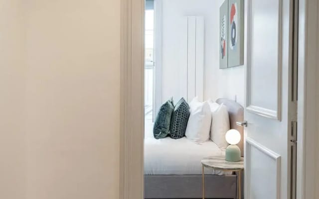 JOIVY Stylish 1 bed flats in Soho