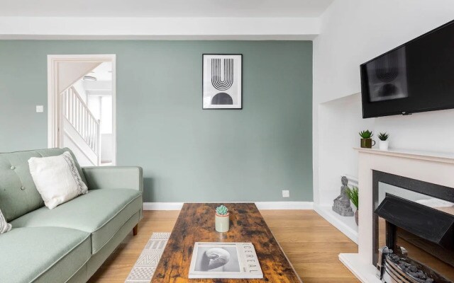 2 Bed Flat with Garden in Canonbury