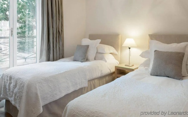 Europa House Apartments
