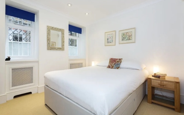 South Kensington Garden Apartment