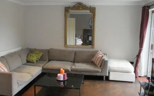 Frognal House