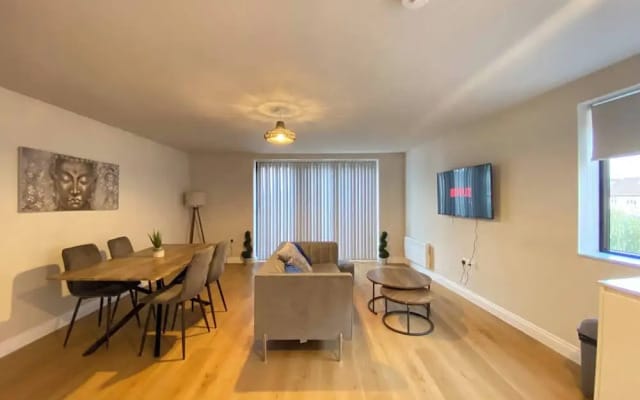 Charming 2-bedroom Apartment in the Heart of Beckenham
