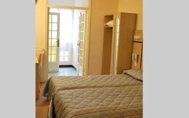 Comfort Hotel Au Firmament Asnieres-sur-Seine