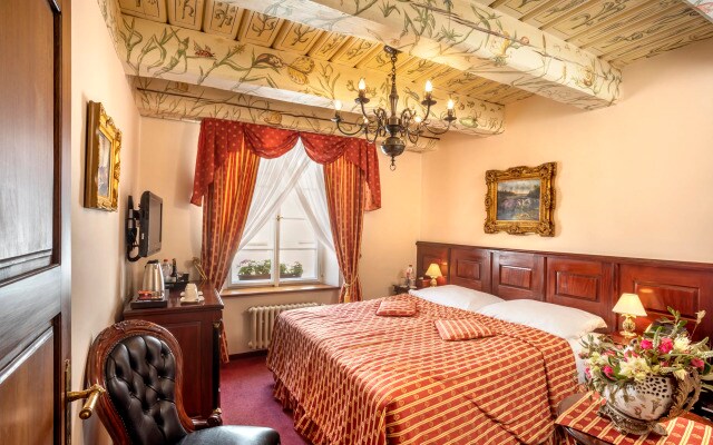 Hotel U Zlatého Stromu Prague by BHG