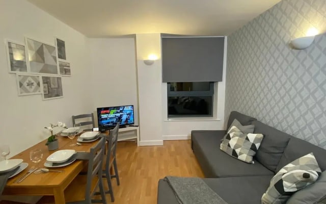 West One Aspect - City Apartment With A View