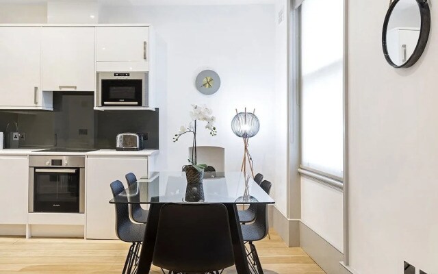 Kensington Holiday Stay